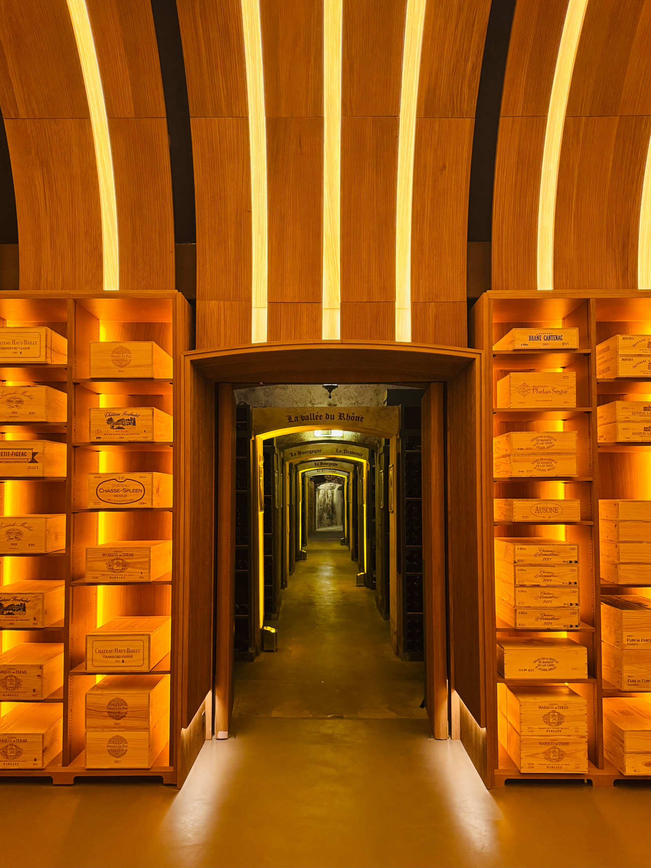 3moinard-betaille-caves-de-monaco.jpg Voyons voir design lumière lighting 