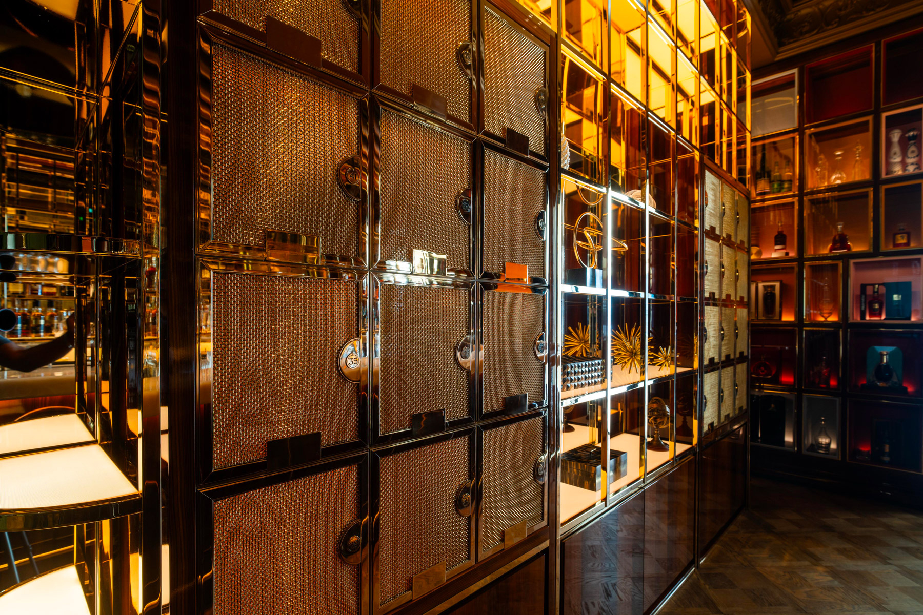 9moinard-betaille-monte-carlo-cigar-club.jpg Voyons voir design lumière lighting 