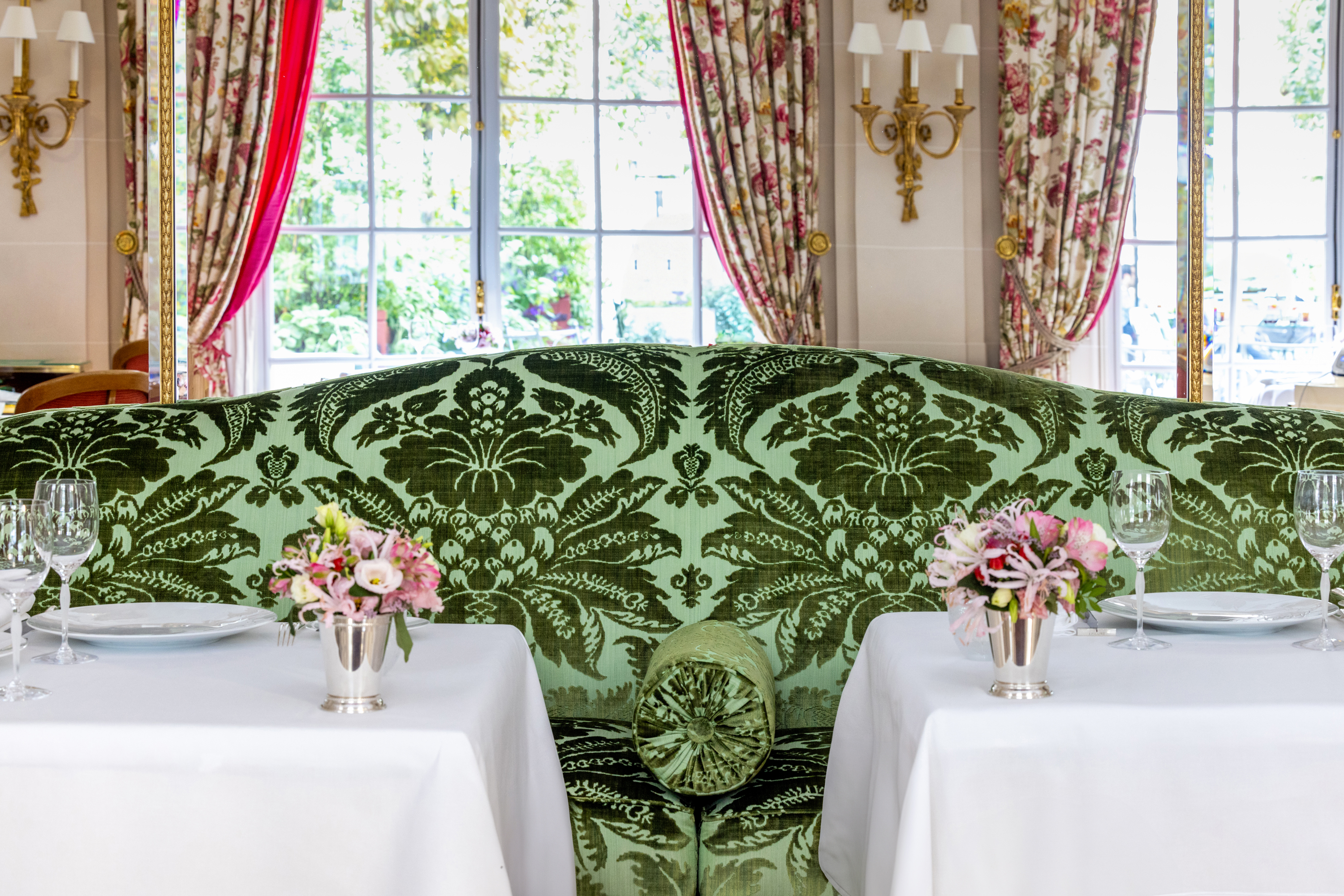 le-bristol-paris-salle-epicure-20-maki-manoukian_ur2if.jpg Voyons voir design lumière lighting 