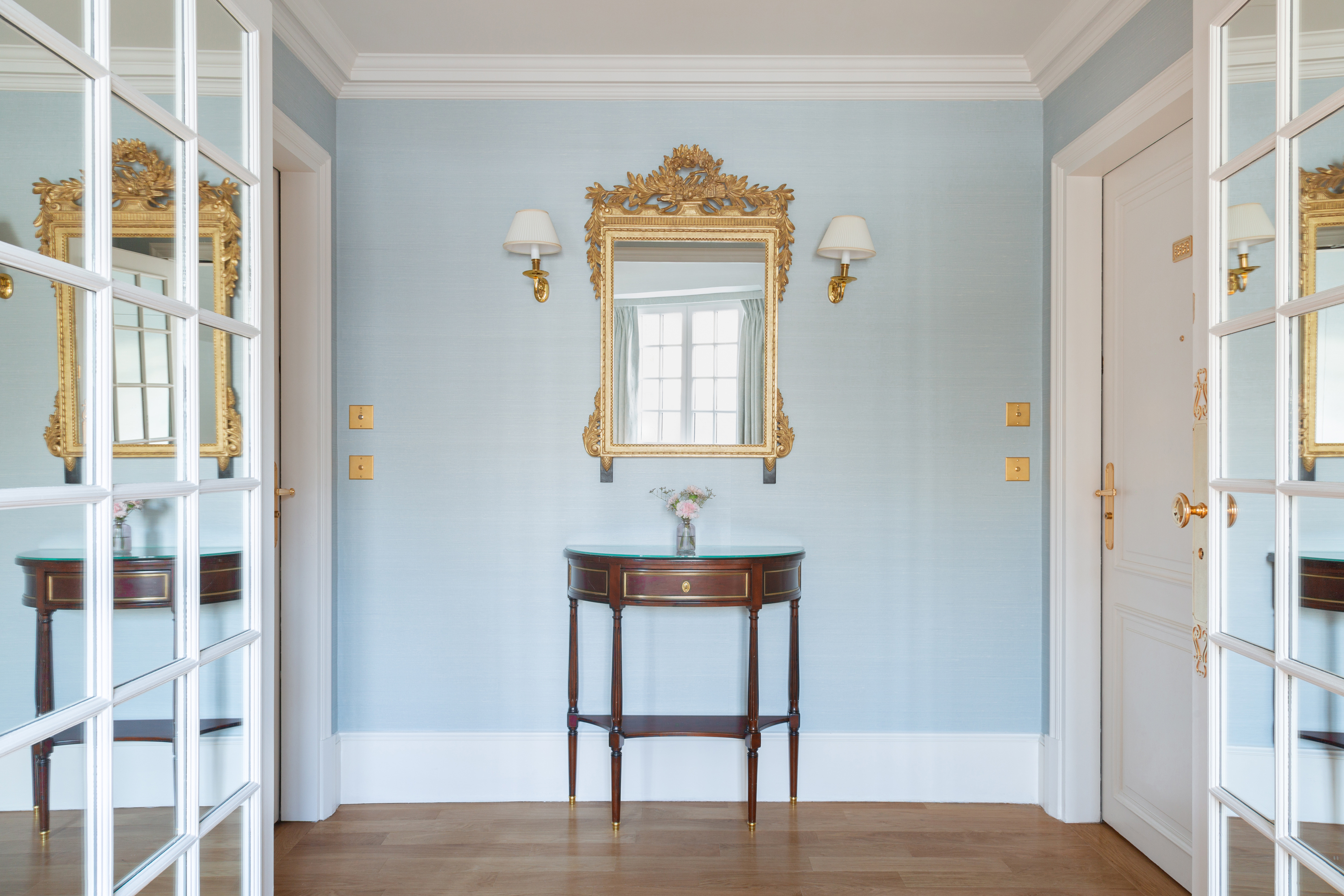 le-bristol-paris-suite-honeymoon-888-claire-cocano-_jwf77.jpg Voyons voir design lumière lighting 