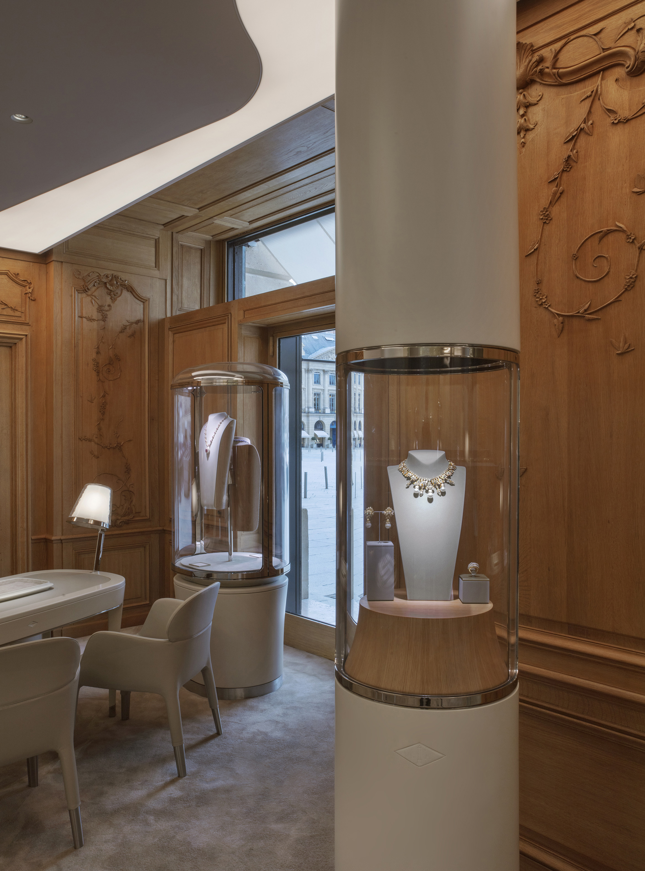 van-cleef-and-arpels-_22-24-vendome_jouin-manku_photo_eric-laignel_-66.jpg Voyons voir design lumière lighting 