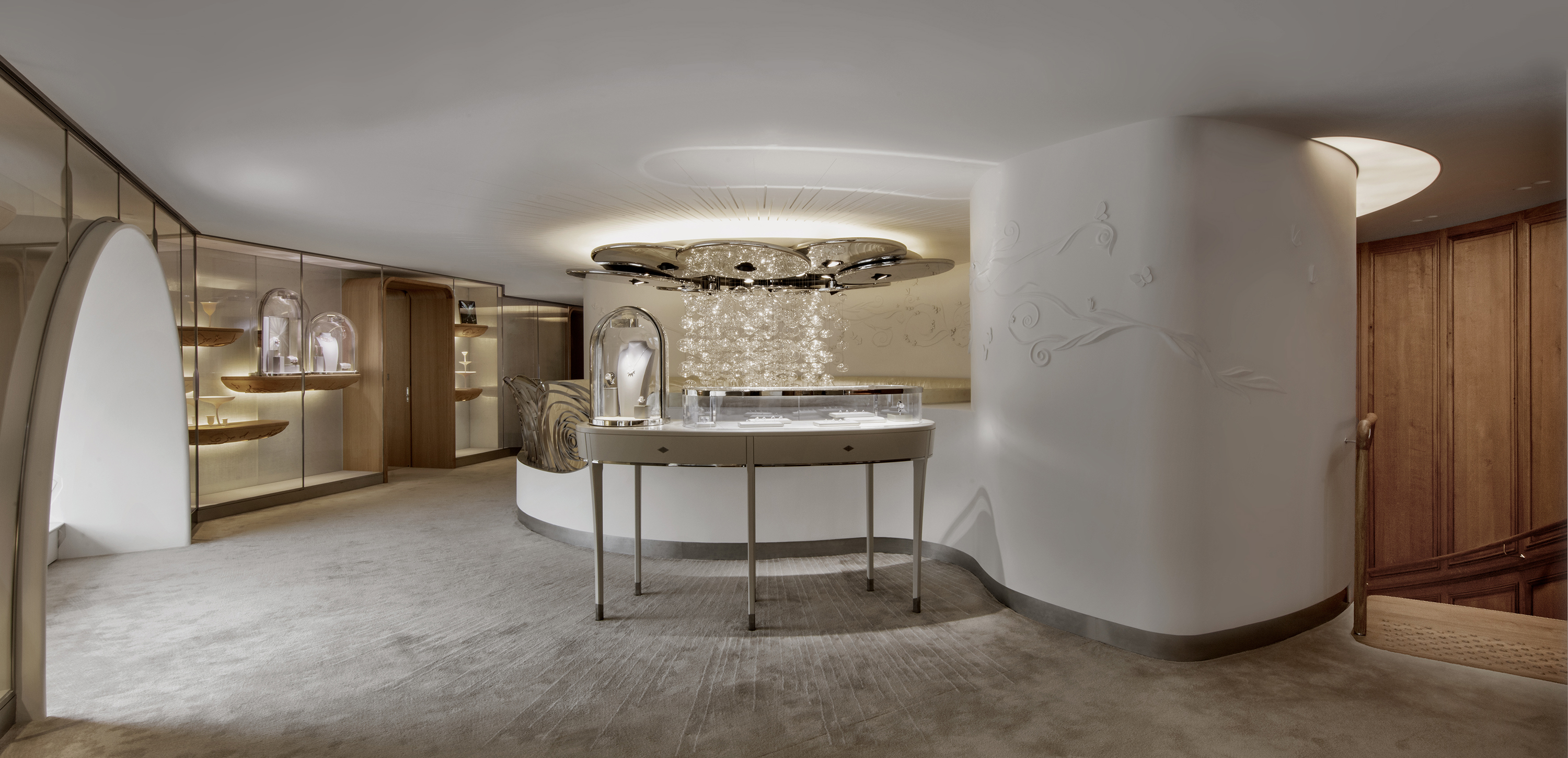 van-cleef-and-arpels-_22-24-vendome_jouin-manku_photo_eric-laignel_-81.jpg Voyons voir design lumière lighting 